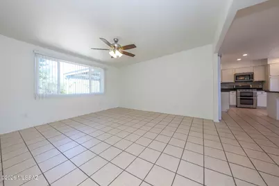 9530 E 42nd Street, Tucson, AZ 85730 - Photo 3