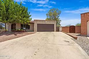 9262 E Roberto St, Tucson, AZ 85710 - Photo 3