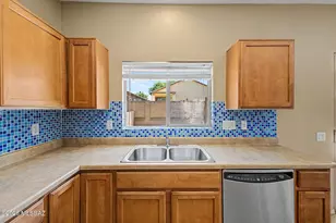 885 W Calle Muro Fuerte, Sahuarita, AZ 85629 - Photo 15