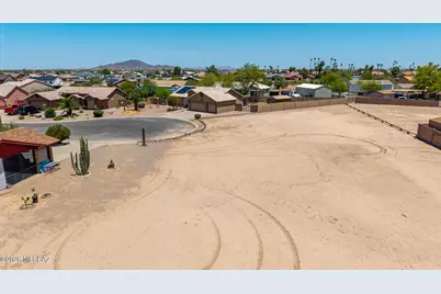 10905 W Malibu Circle, Arizona City, AZ 85123 - Photo 9