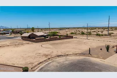 10905 W Malibu Circle, Arizona City, AZ 85123 - Photo 7