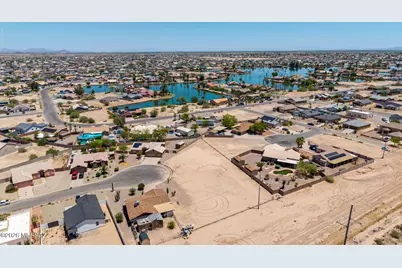 10905 W Malibu Circle, Arizona City, AZ 85123 - Photo 5