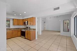 5572 N Crystal Mist Pl, Tucson, AZ 85750 - Photo 9