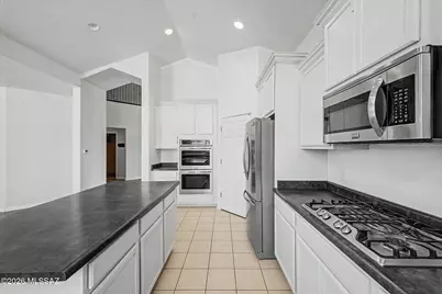 8097 W Fish Eagle Drive, Tucson, AZ 85757 - Photo 13
