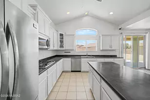 8097 W Fish Eagle Dr, Tucson, AZ 85757 - Photo 15
