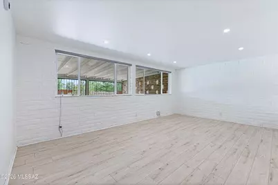 8302 E Koralee Place, Tucson, AZ 85710 - Photo 9