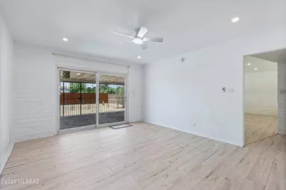 8302 E Koralee Place, Tucson, AZ 85710 - Photo 11
