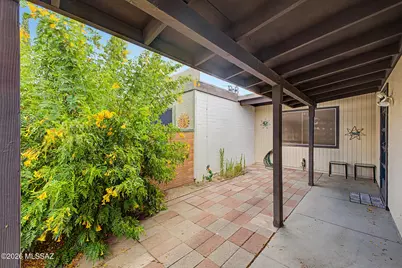 241 N Cactus Loop, Green Valley, AZ 85614 - Photo 3