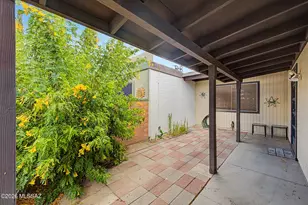 241 N Cactus Loop, Green Valley, AZ 85614 - Photo 3