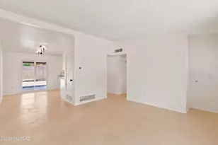 9673 E Quail Pl, Tucson, AZ 85748 - Photo 7