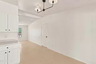 9673 E Quail Pl, Tucson, AZ 85748 - Photo 11