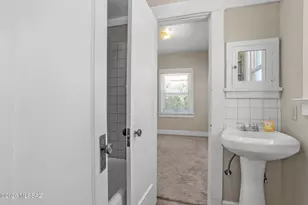 827 E 10th St, Tucson, AZ 85719 - Photo 17