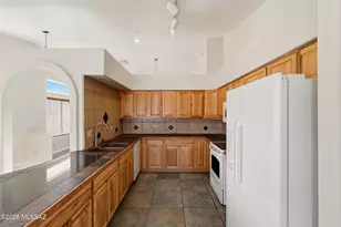 3011 W Sawmill Spring Trail, Tucson, AZ 85742 - Photo 9
