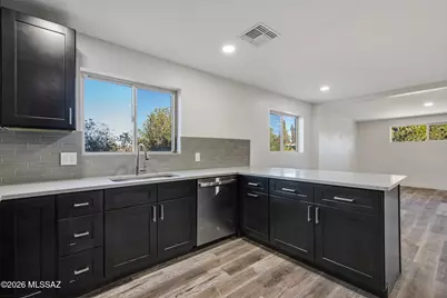 2229 W Window Rock Drive, Tucson, AZ 85745 - Photo 15