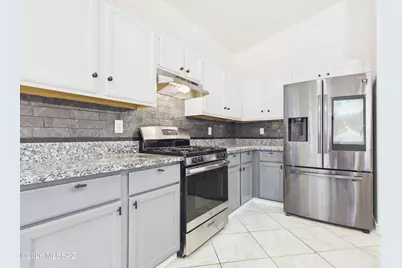 160 S Palace Gardens Drive, Tucson, AZ 85748 - Photo 9