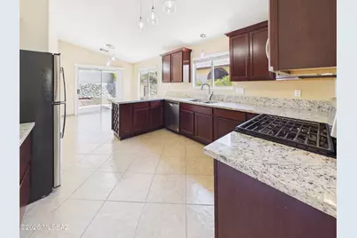 7923 S Lennox Lane, Tucson, AZ 85747 - Photo 5