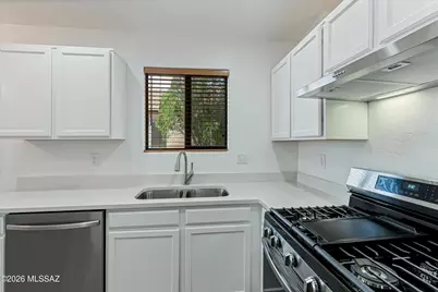 2391 E Stone Stable Drive, Oro Valley, AZ 85737 - Photo 5