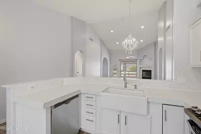 11872 N Labyrinth Drive, Tucson, AZ 85737 - Photo 7