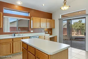 11109 N Eagle Crest Dr, Tucson, AZ 85737 - Photo 9