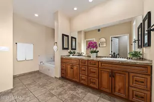 12801 N King Air Dr, Oro Valley, AZ 85755 - Photo 21