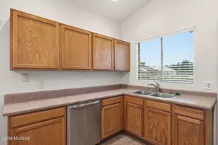 2878 W Medallion Dr, Tucson, AZ 85741 - Photo 5