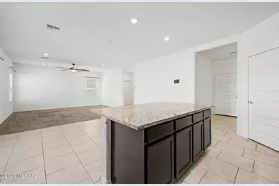 10130 N Guayacan Trail, Marana, AZ 85653 - Photo 15
