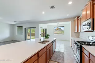 9639 N Melandra Way, Marana, AZ 85653 - Photo 13