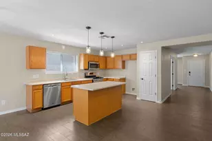 13368 E Almond Crest Dr, Vail, AZ 85641 - Photo 11