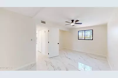 9051 E Cooper Street, Tucson, AZ 85710 - Photo 13