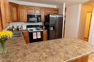 8521 N Spring Creek Dr, Tucson, AZ 85742 - Photo 11