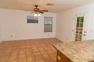 8521 N Spring Creek Dr, Tucson, AZ 85742 - Photo 9