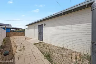 138 W District St, Tucson, AZ 85714 - Photo 15