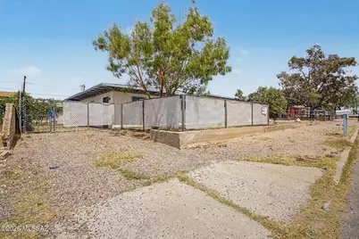 138 W District Street, Tucson, AZ 85714 - Photo 3