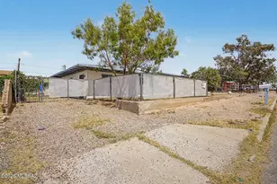138 W District St, Tucson, AZ 85714 - Photo 3