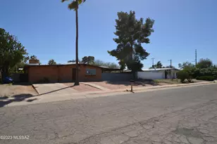 7118 E Elbow Bay Dr, Tucson, AZ 85710 - Photo 1