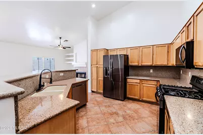 2006 W Silver Rose Place, Oro Valley, AZ 85737 - Photo 7