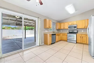 8697 N Golden Moon Way, Tucson, AZ 85743 - Photo 17