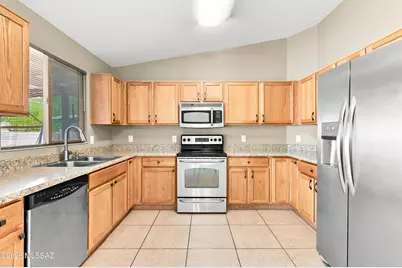 8697 N Golden Moon Way, Tucson, AZ 85743 - Photo 13