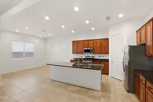 5475 W Dry Creek Ct, Marana, AZ 85658 - Photo 7