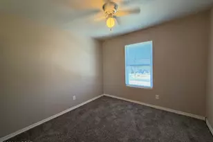 1925 S Mcconnell Dr, Tucson, AZ 85710 - Photo 11