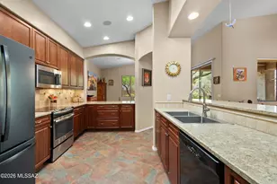 5305 N Spring View Dr, Tucson, AZ 85749 - Photo 9