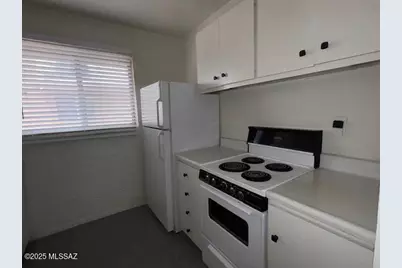 1735 S Jones Boulevard #K208, Tucson, AZ 85713 - Photo 5