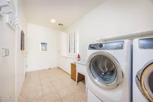 7706 W Madrigal Dr, Tucson, AZ 85743 - Photo 15