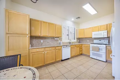 7706 W Madrigal Drive, Tucson, AZ 85743 - Photo 7