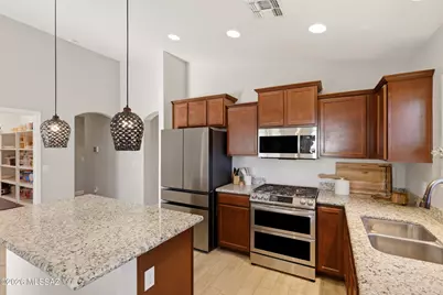 610 S Charles L McKay Place, Vail, AZ 85641 - Photo 9