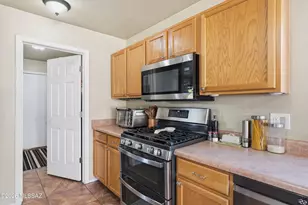 13726 E Shadow Pines Ln, Vail, AZ 85641 - Photo 9