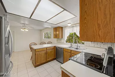 9860 N Longford Drive, Tucson, AZ 85742 - Photo 11