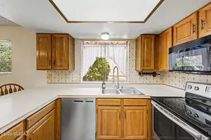 9860 N Longford Dr, Tucson, AZ 85742 - Photo 13