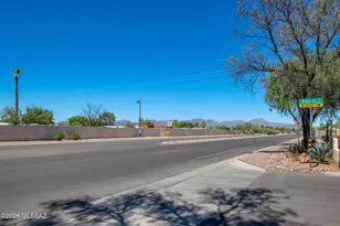 978 W Lockwood Ln, Tucson, AZ 85704 - Photo 37