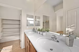 10446 E Sara Scarlet Loop, Tucson, AZ 85747 - Photo 19